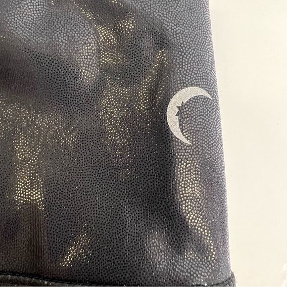 NWOT ZYIA Active Ombre Light n Tight
High Rise 7/8 leggings - Picture 4 of 8